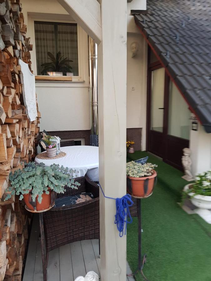 Mama'S House Hostel Церкле на Горенскем Екстериор снимка