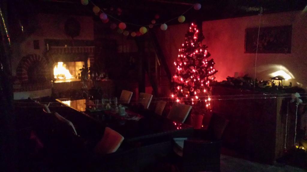 Mama'S House Hostel Церкле на Горенскем Екстериор снимка